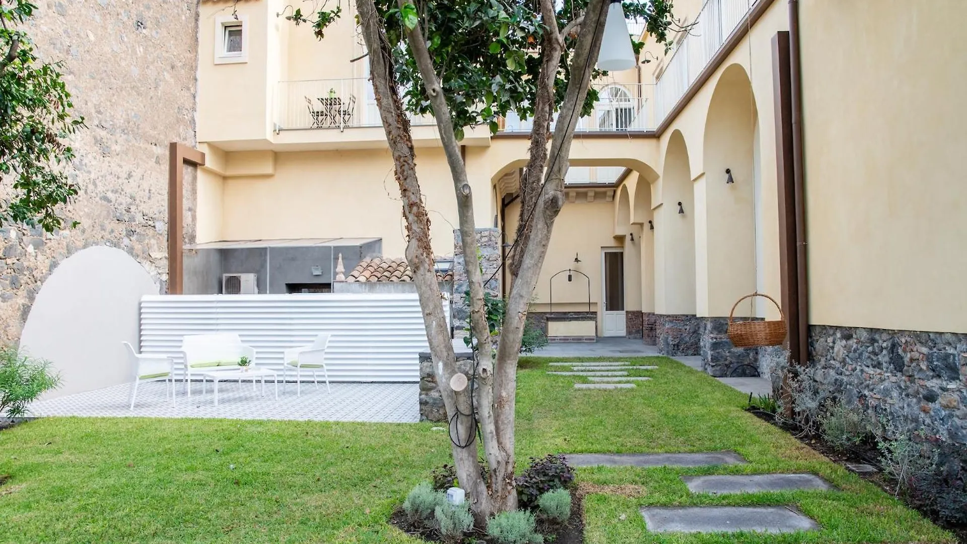 Luxurious Apartment With Pool In جاري 0*,
